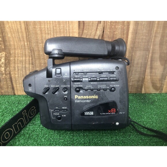 Panasonic Palmcorder PV-17 needs work or for parts - Picture 1 of 11